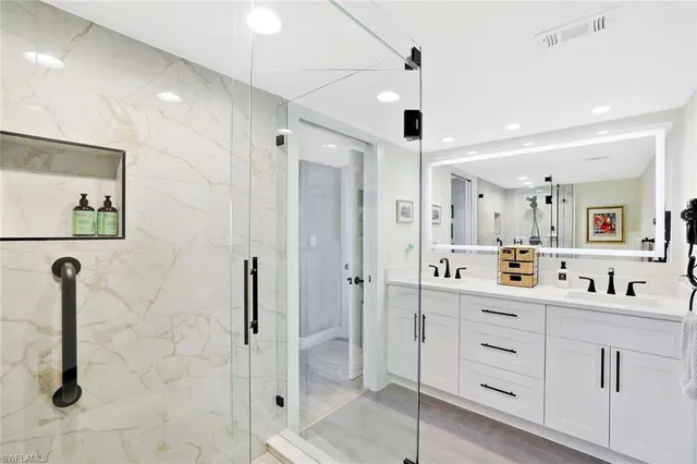 $754,000 | 17 Bluebill Avenue, Unit 206, Naples, FL 34108