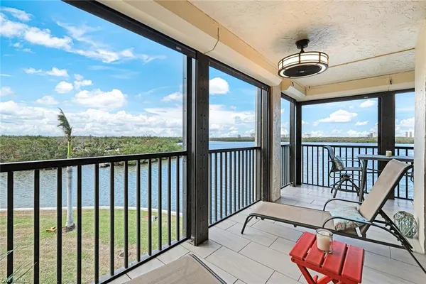 $699,000 | 17 Bluebill Avenue, Unit 206, Naples, FL 34108