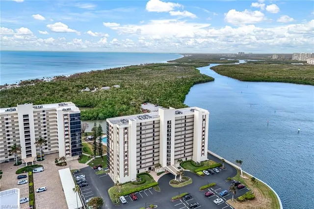 $754,000 | 17 Bluebill Avenue, Unit 206, Naples, FL 34108