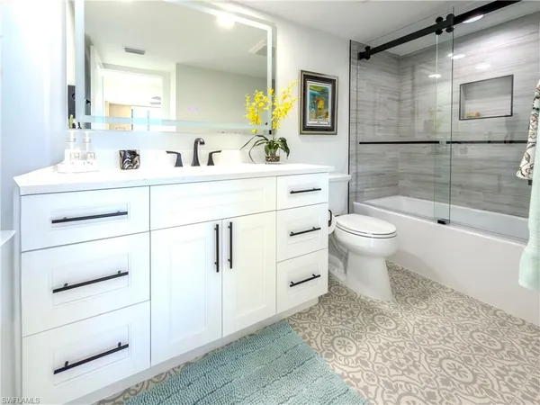 $699,000 | 17 Bluebill Avenue, Unit 206, Naples, FL 34108