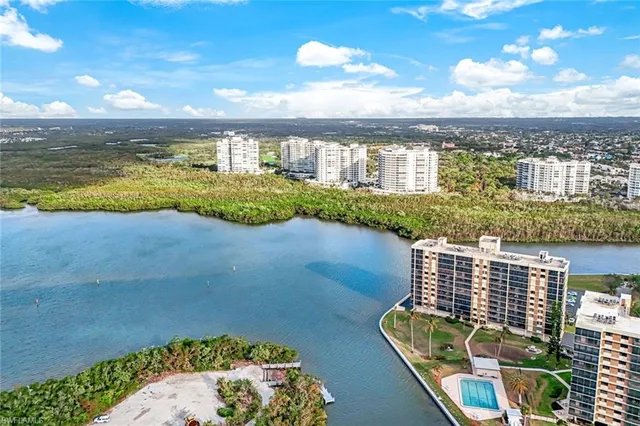 $754,000 | 17 Bluebill Avenue, Unit 206, Naples, FL 34108