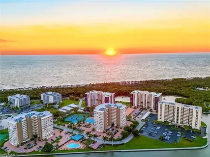 $699,000 | 17 Bluebill Avenue, Unit 206, Naples, FL 34108