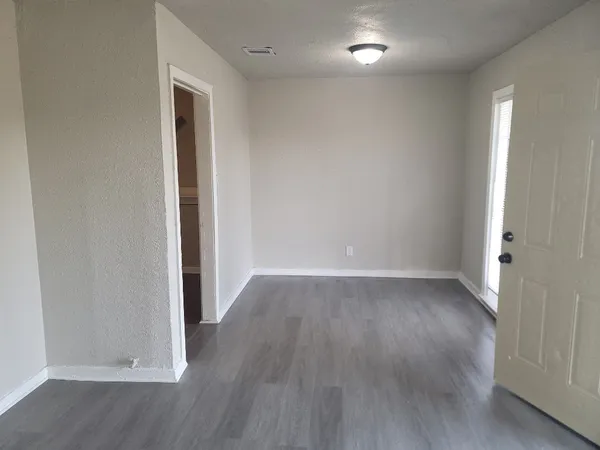 $1,600 | 5322 Pershing Street, Houston, TX 77033
