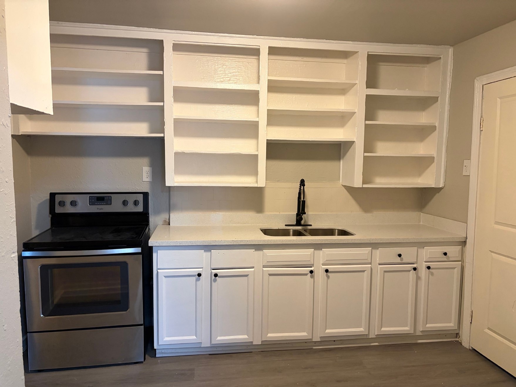 5322 Pershing Street Houston, TX 77033 - Photo 3 of 22