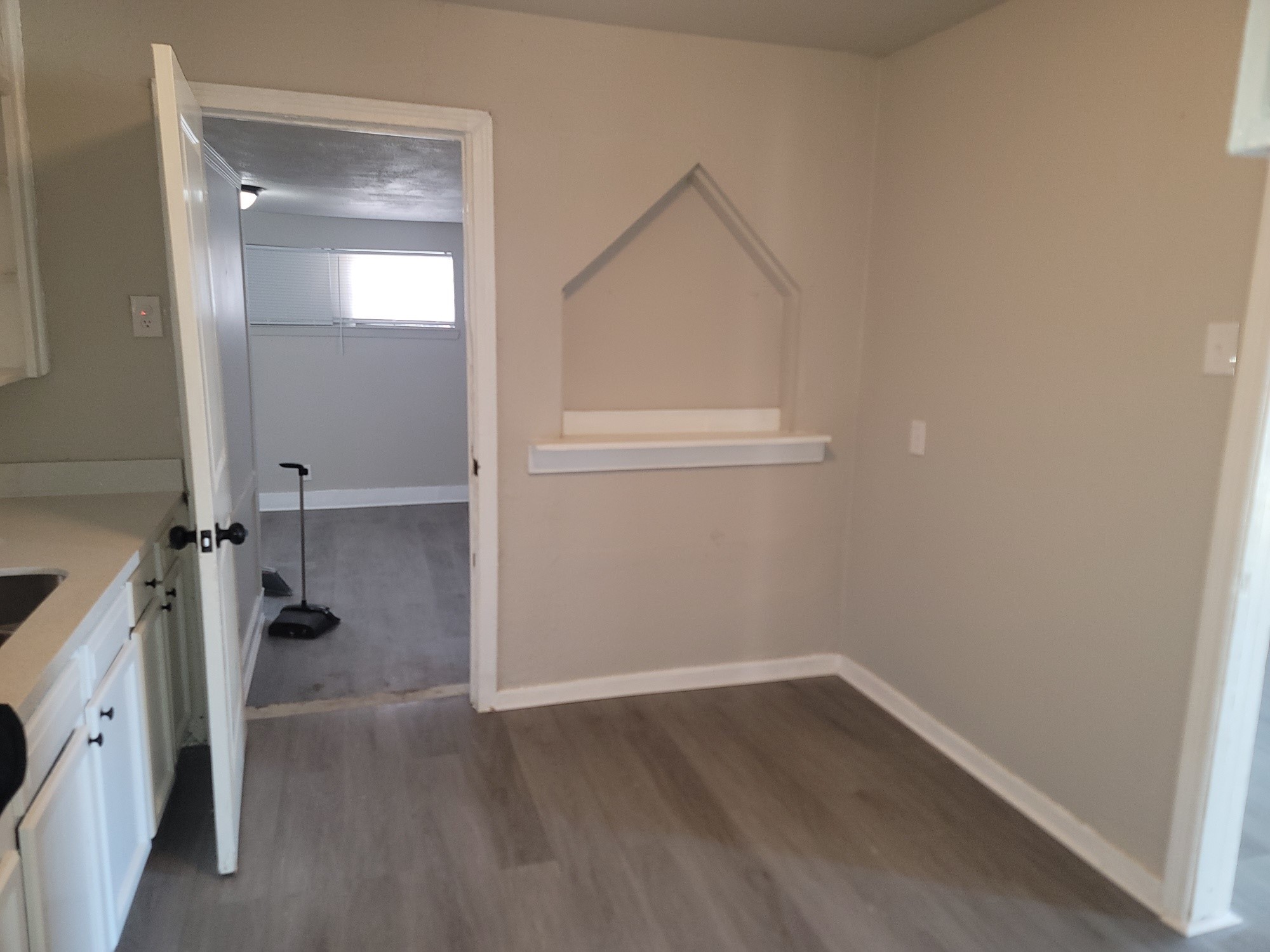 5322 Pershing Street Houston, TX 77033 - Photo 4 of 22