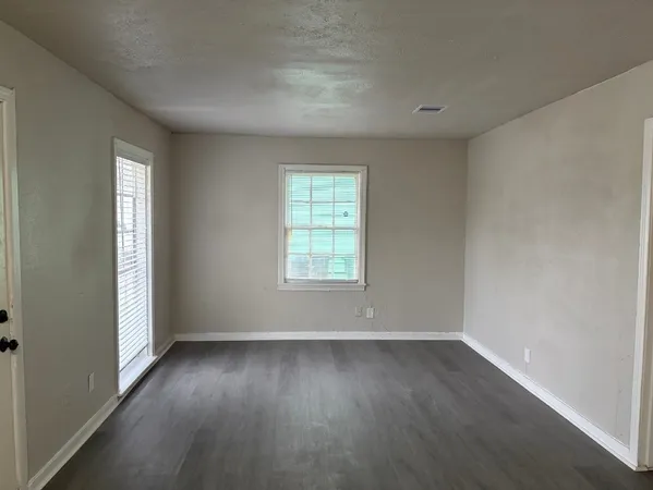 $1,600 | 5322 Pershing Street, Houston, TX 77033