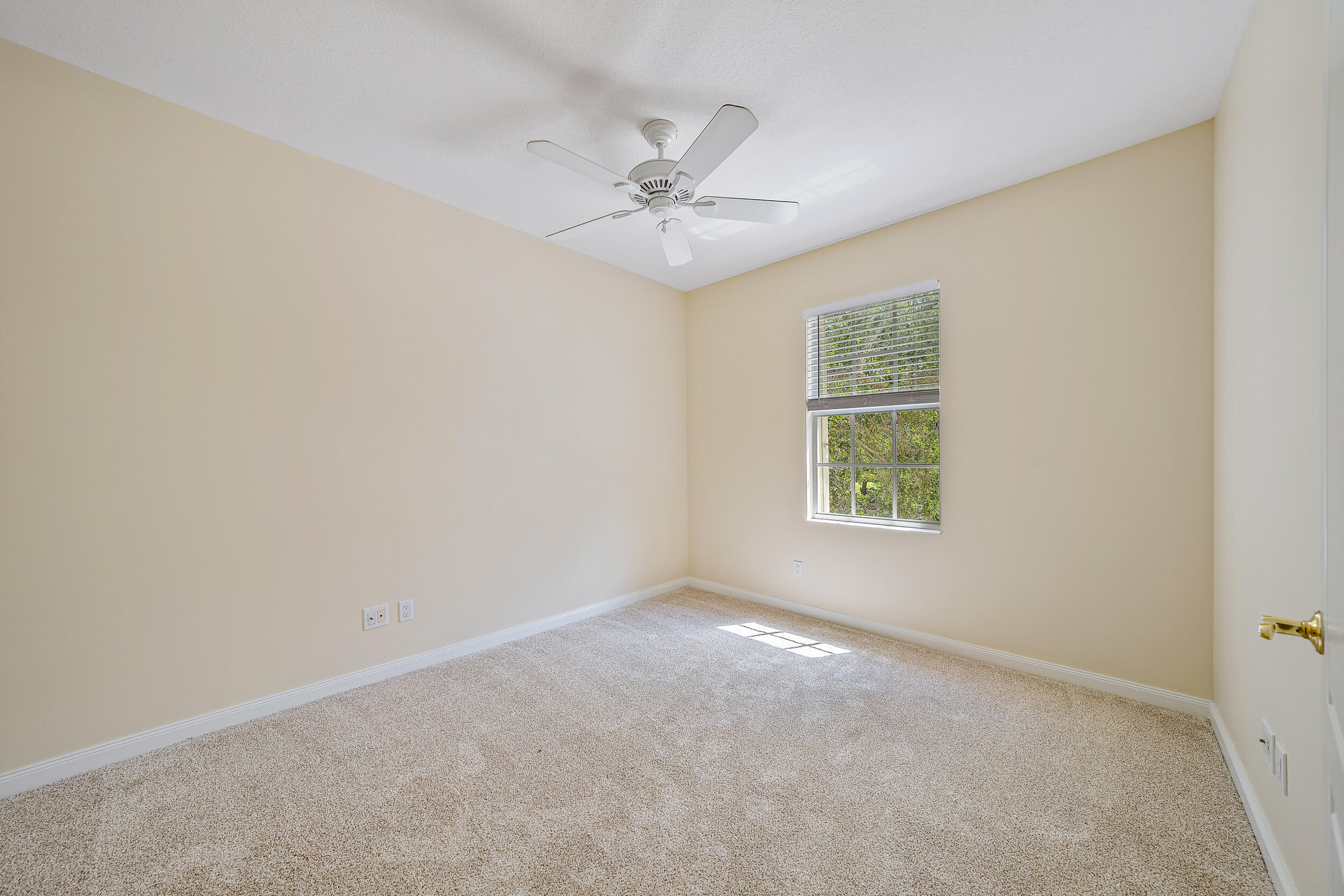 325 Legare Court Jupiter, FL 33458 - Photo 14 of 16 325 Legare Ct-14