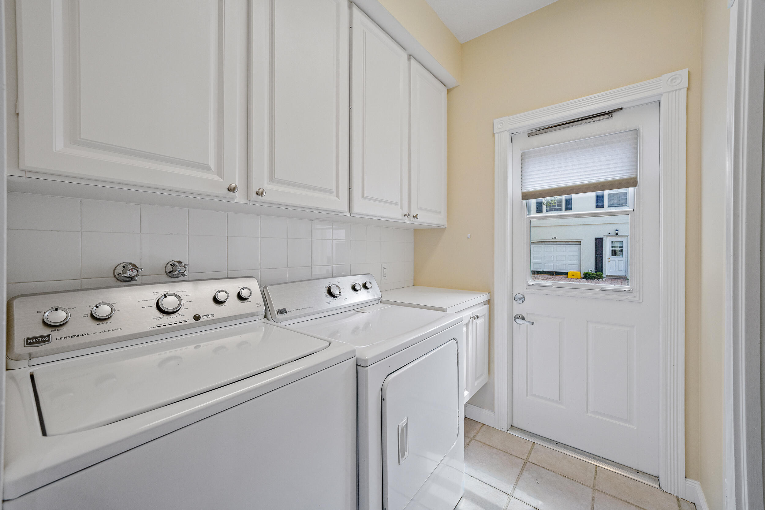 325 Legare Court Jupiter, FL 33458 - Photo 8 of 16 325 Legare Ct-8