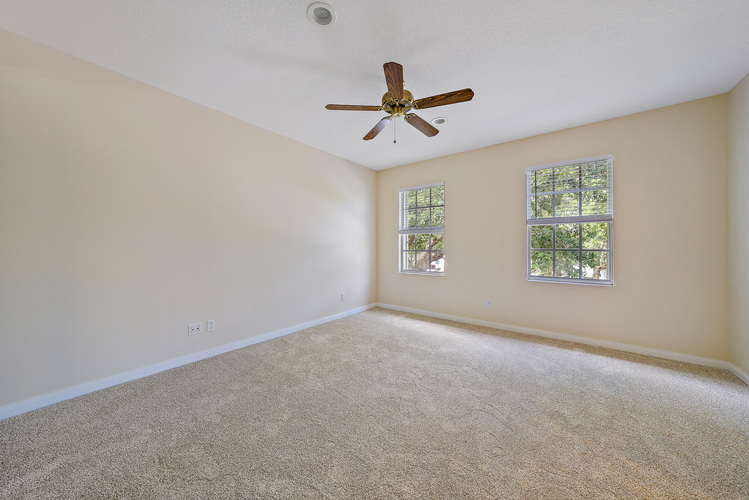 325 Legare Court Jupiter, FL 33458 - Photo 10 of 16 325 Legare Ct-10