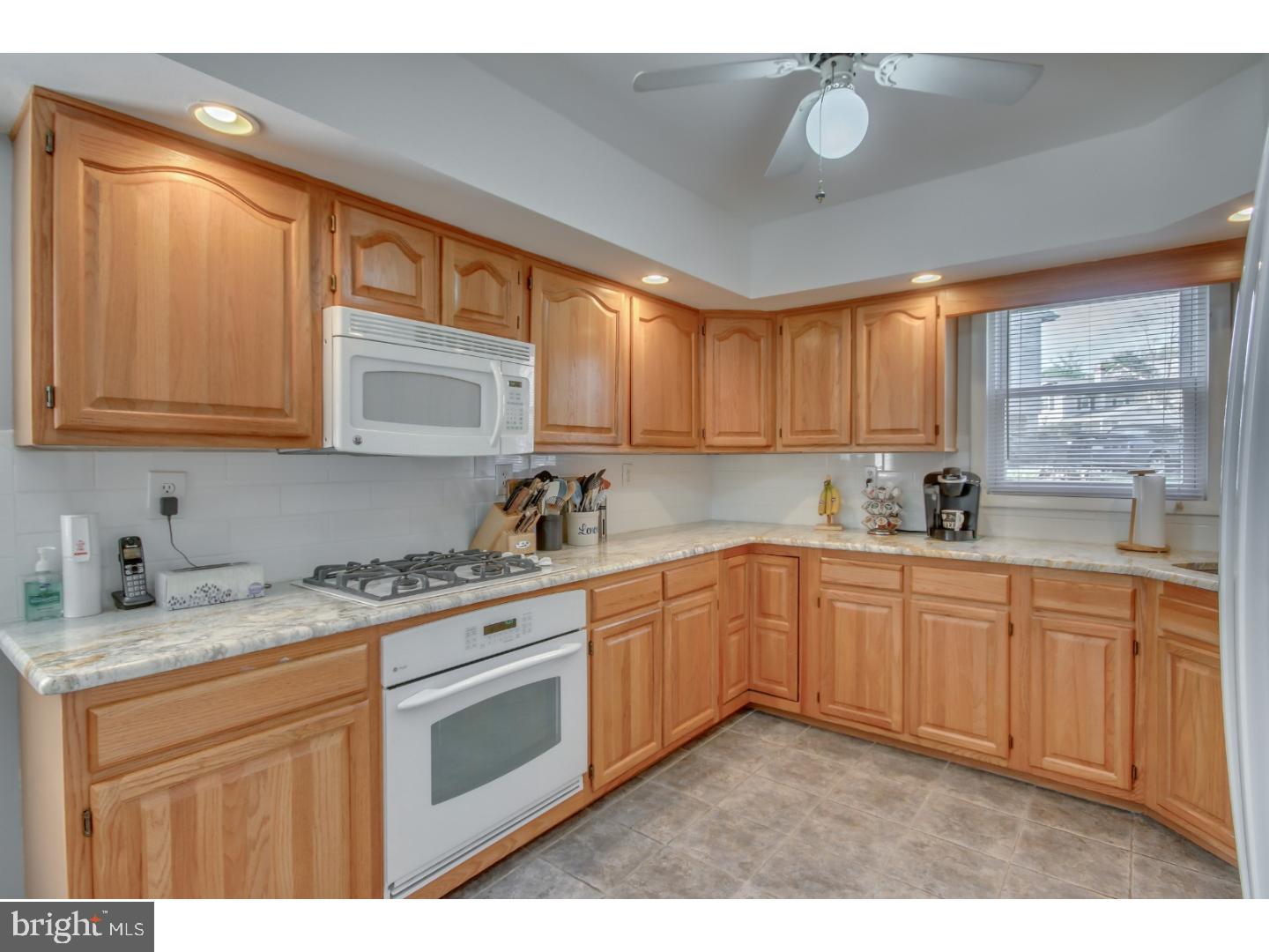 662 Paddock Road Southampton, PA 18966 - Photo 12 of 25 Kitchen