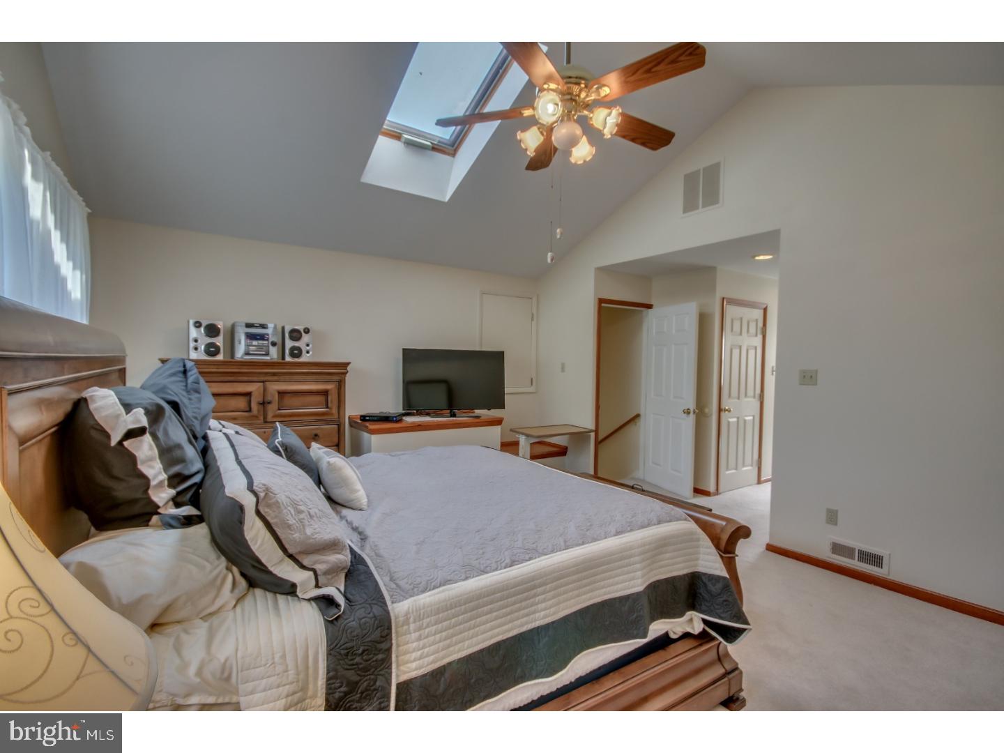 662 Paddock Road Southampton, PA 18966 - Photo 18 of 25 Master Bedroom