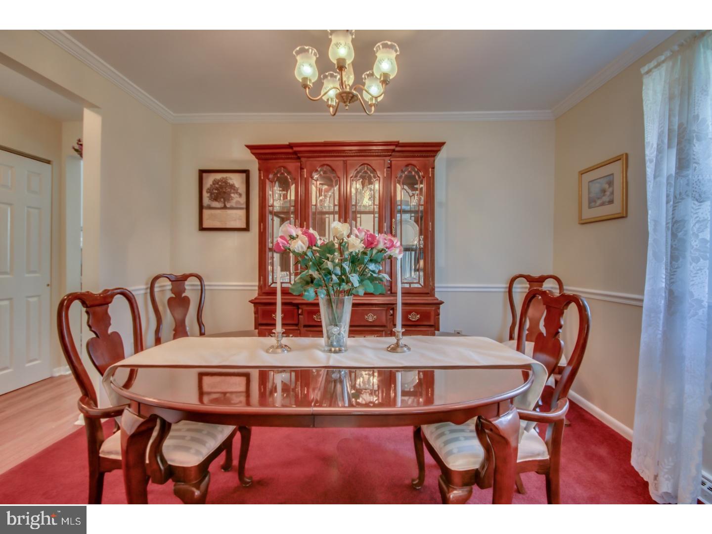 662 Paddock Road Southampton, PA 18966 - Photo 7 of 25 Dining Room
