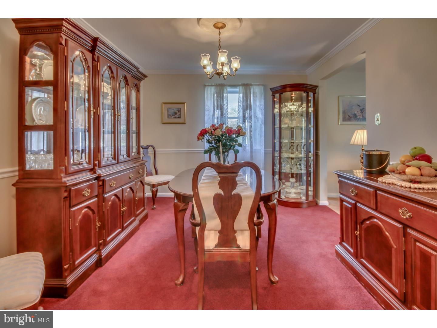 662 Paddock Road Southampton, PA 18966 - Photo 8 of 25 Dining Room