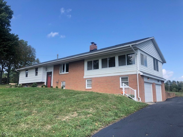 3254 Circleview Dover, OH 44622 - Photo 2 of 31