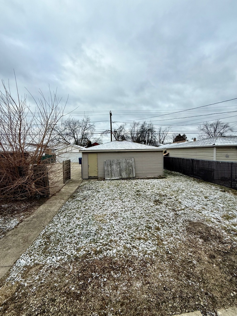 3938 Euclid Avenue Stickney, IL 60402 - Photo 6 of 6 a view of a terrace with sky view
