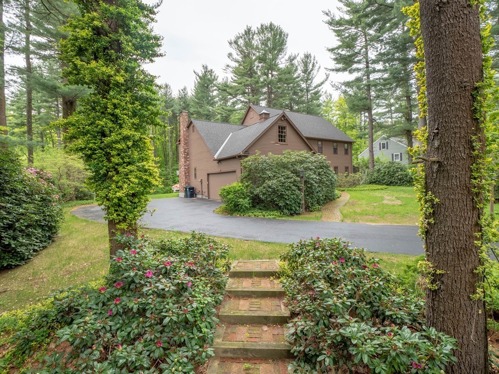94 Newell Road Holden, MA 01520 - Photo 1 of 30 Gallery Image 1