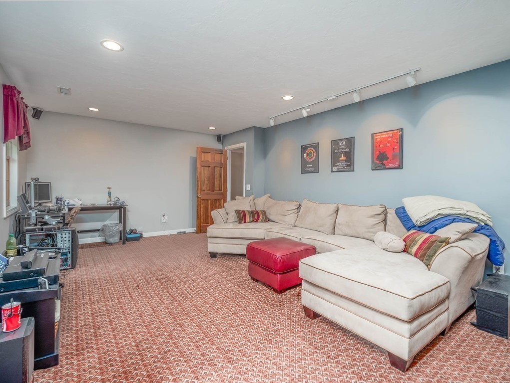 94 Newell Road Holden, MA 01520 - Photo 25 of 30 Gallery Image 25
