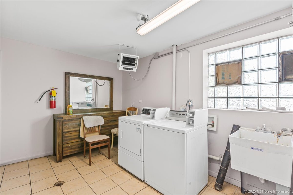 7110 West 107th Street, Unit 16 Worth, IL 60482 - Photo 11 of 12 a view of a workspace with furniture and a window