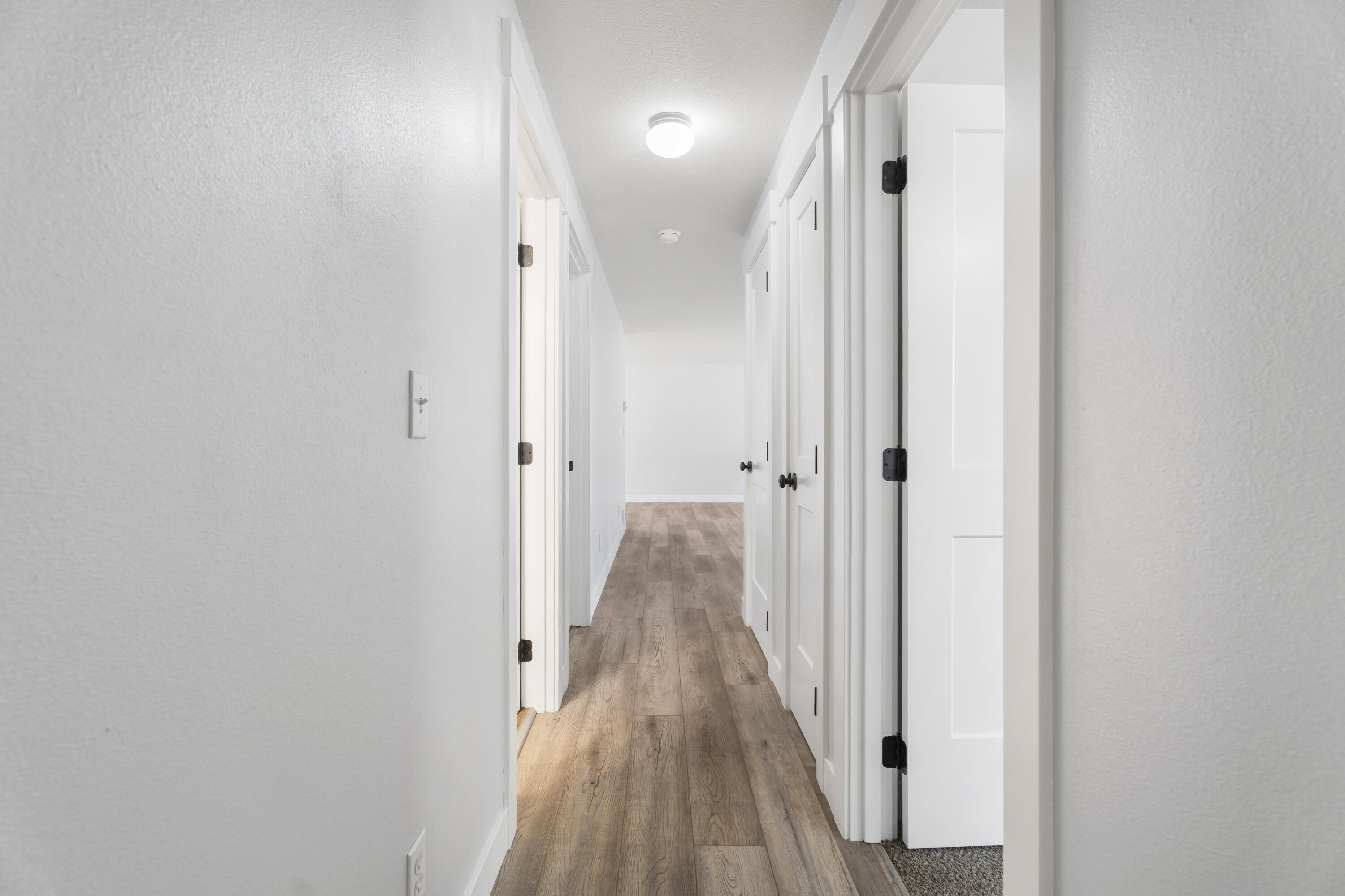 51440 Jory Road La Pine, OR 97739 - Photo 23 of 44 021-Upstairs Hallway