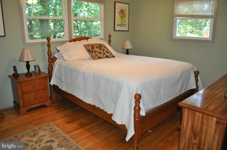 7845 Brompton Street Springfield, VA 22152 - Photo 17 of 21 Bedroom (Master)