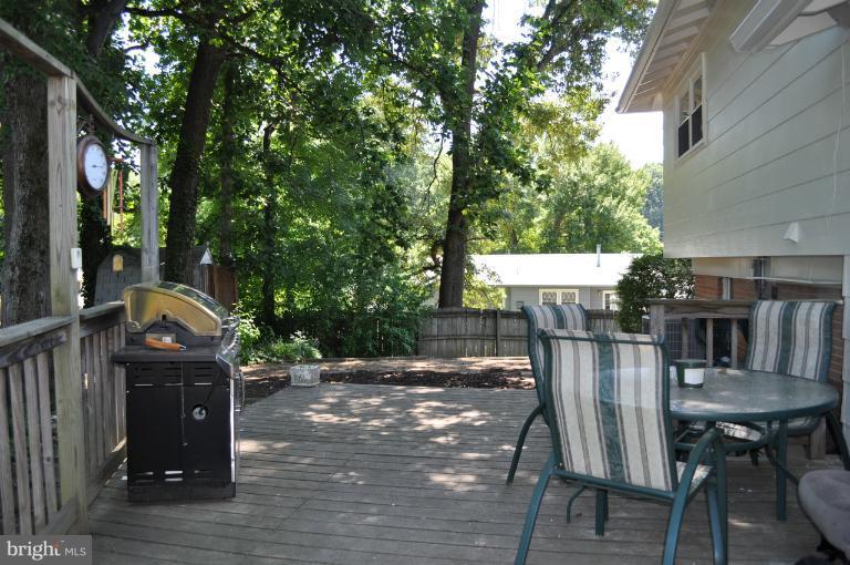 7845 Brompton Street Springfield, VA 22152 - Photo 19 of 21 Exterior (Rear)