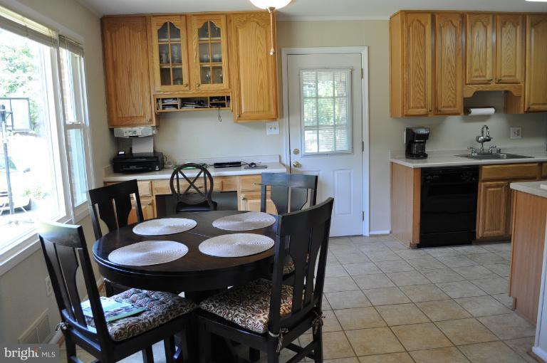 7845 Brompton Street Springfield, VA 22152 - Photo 4 of 21 Kitchen
