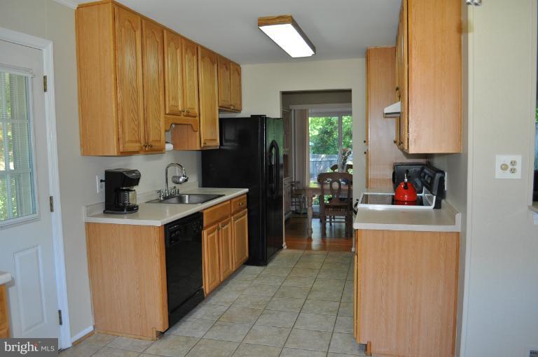 7845 Brompton Street Springfield, VA 22152 - Photo 8 of 21 Kitchen