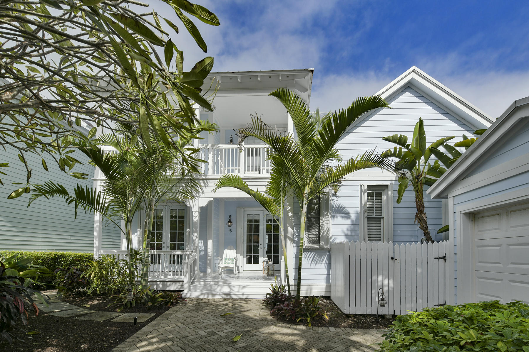 5 Sunset Key Drive Key West, FL 33040 - Photo 33 of 37 a front view of a house with garden