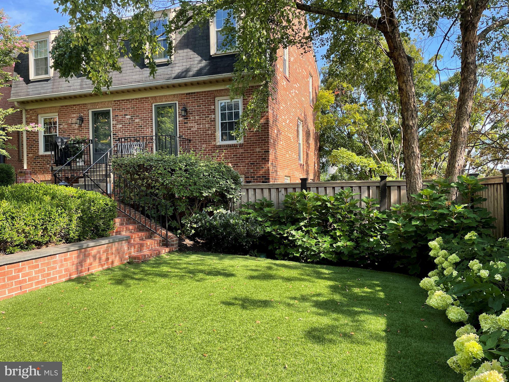 1648 Beekman Place Northwest, Unit D Washington, DC 20009 - Photo 30 of 37 Communal Green Space