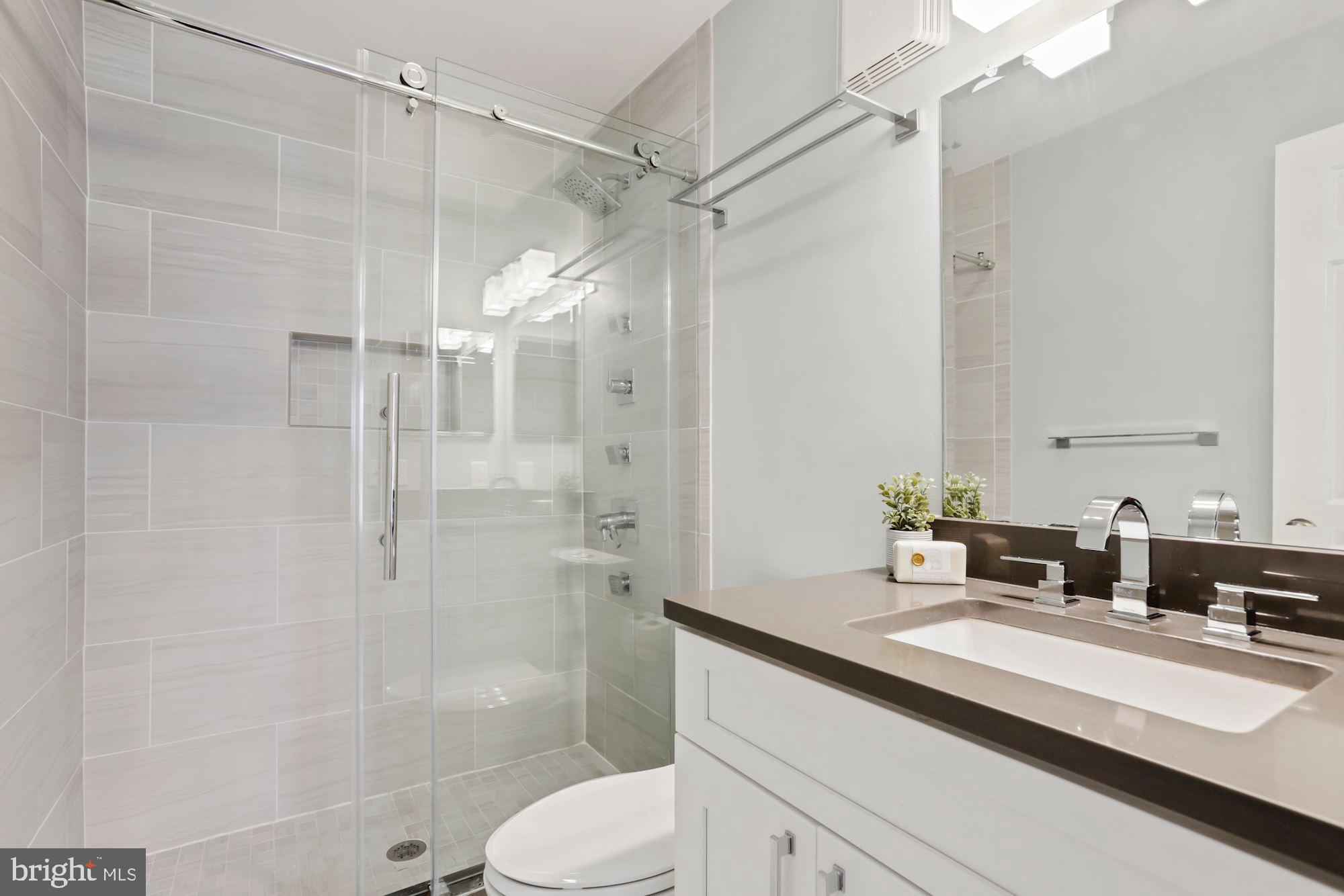 1648 Beekman Place Northwest, Unit D Washington, DC 20009 - Photo 10 of 37 Primary Bathroom