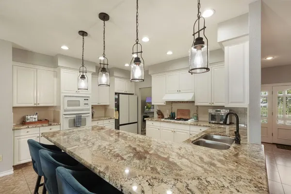 $819,999 | 2432 West Vine Street, Lodi, CA 95242