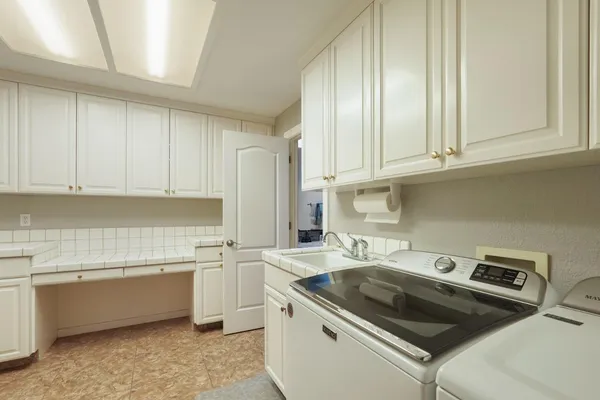 $819,999 | 2432 West Vine Street, Lodi, CA 95242