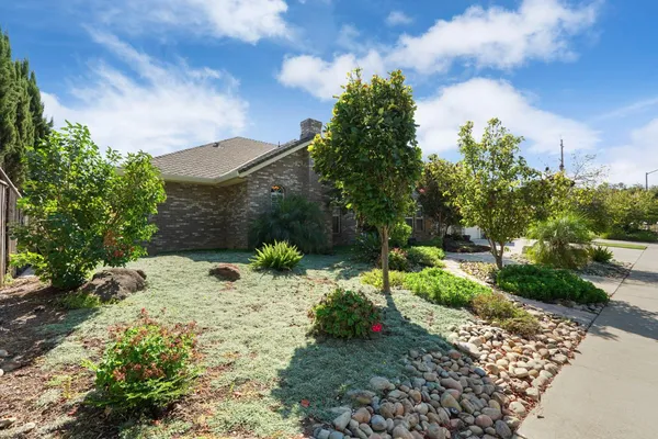 $819,999 | 2432 West Vine Street, Lodi, CA 95242