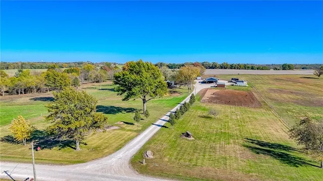 $675,000 | 833 Southwest 1101st Road, Holden, MO 64040