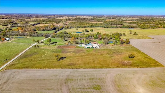 $675,000 | 833 Southwest 1101st Road, Holden, MO 64040