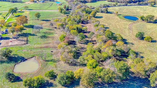 $675,000 | 833 Southwest 1101st Road, Holden, MO 64040