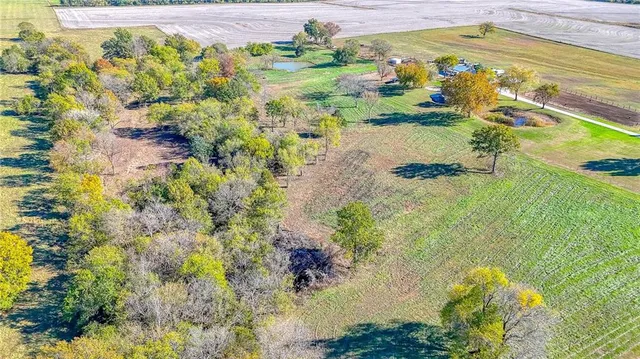 $675,000 | 833 Southwest 1101st Road, Holden, MO 64040