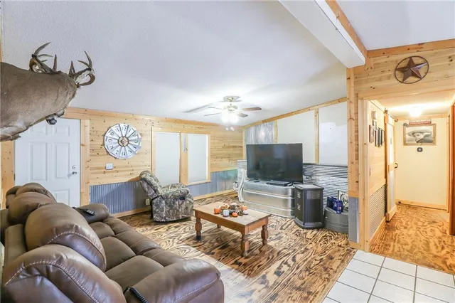 $675,000 | 833 Southwest 1101st Road, Holden, MO 64040