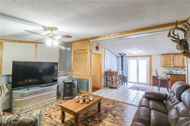 $675,000 | 833 Southwest 1101st Road, Holden, MO 64040