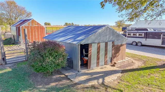$675,000 | 833 Southwest 1101st Road, Holden, MO 64040