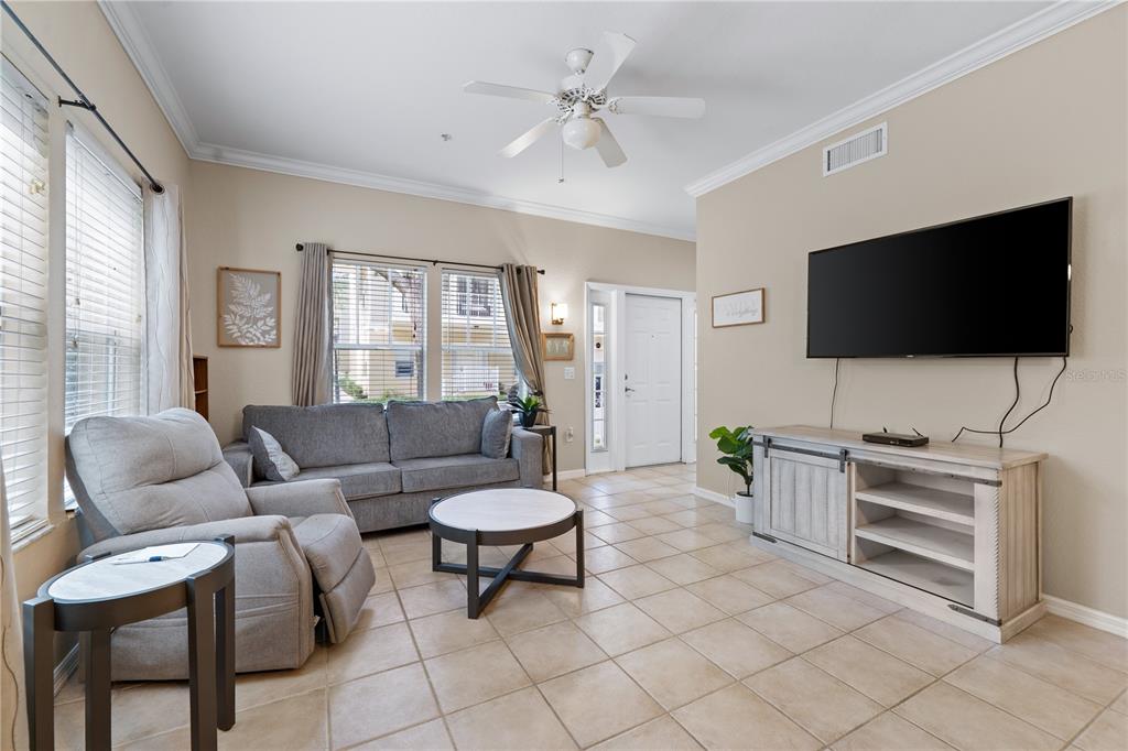 9177 Southwest 52nd Road, Unit E103 Gainesville, FL 32608 - Photo 6 of 47