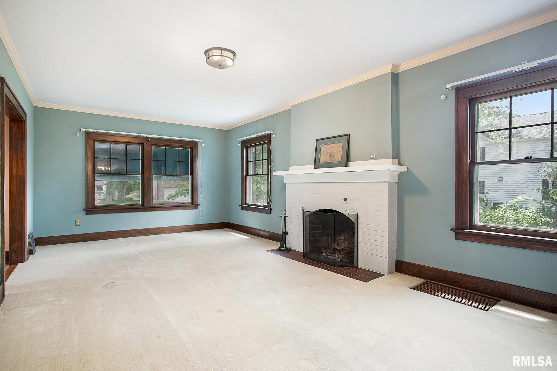 148 Forest Road Davenport, IA 52803 - Photo 11 of 44 Gallery Image 11