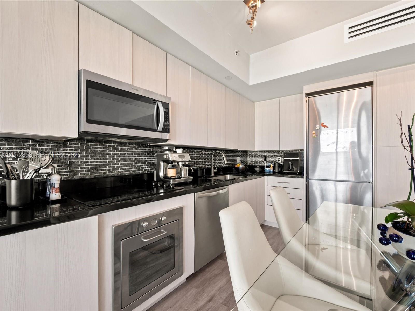 92 Southwest 3rd Street, Unit 1607 Miami, FL 33130 - Photo 11 of 25