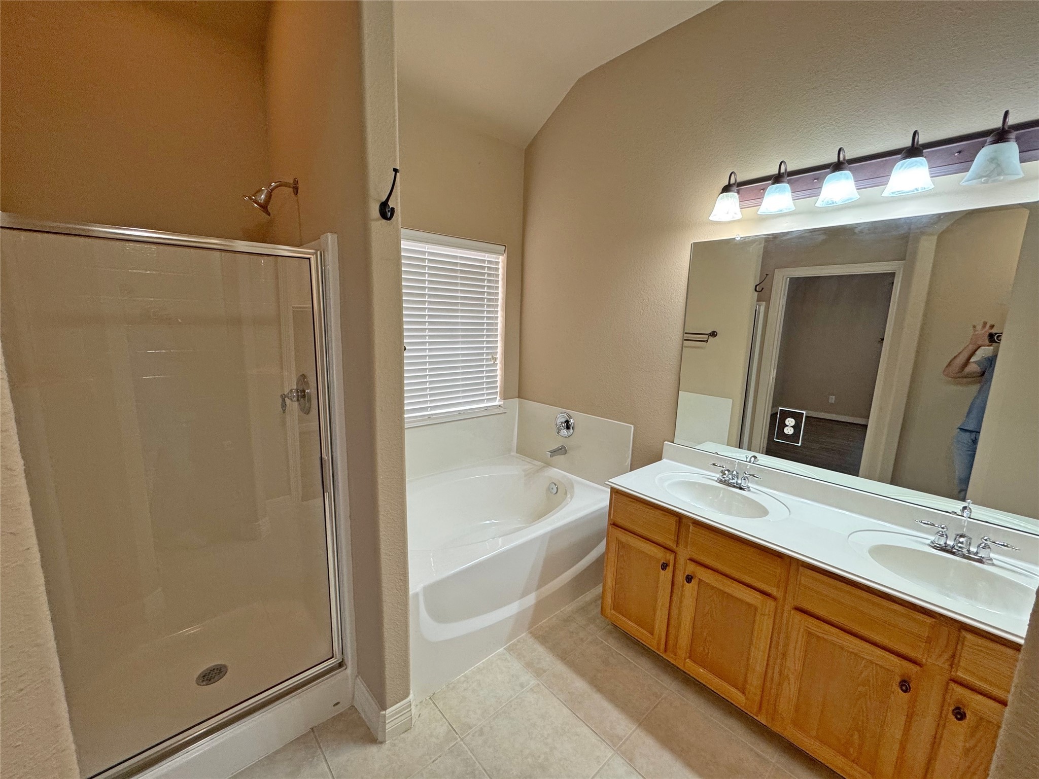 21608 Anvil Lane Porter, TX 77365 - Photo 31 of 42 Primary bath