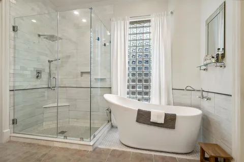 $1,465,000 | 2 Lenox Hill Drive, The Woodlands, TX 77382