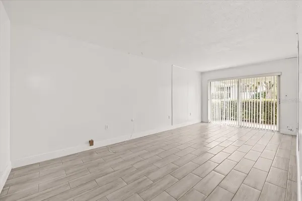 $1,500 | 1235 South Highland Avenue, Unit 1102, Clearwater, FL 33756