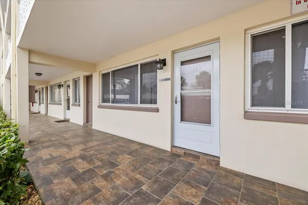 $1,500 | 1235 South Highland Avenue, Unit 1102, Clearwater, FL 33756