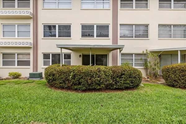 $1,500 | 1235 South Highland Avenue, Unit 1102, Clearwater, FL 33756