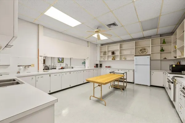 $1,500 | 1235 South Highland Avenue, Unit 1102, Clearwater, FL 33756