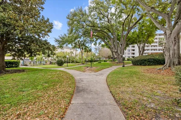 $1,500 | 1235 South Highland Avenue, Unit 1102, Clearwater, FL 33756